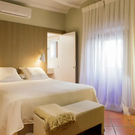 Cresol Hotel