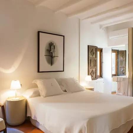 Cresol Hotel
